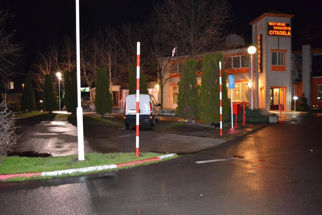Motel Citadela 023 Zrenjanin Bagian luar foto